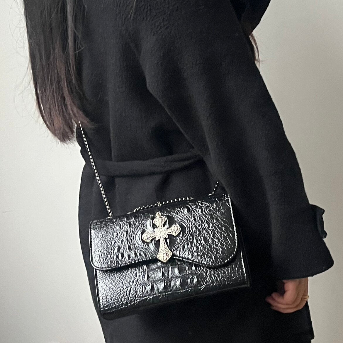 Black Crocodile Texture Gothic Cross Chain Crossbody Bag