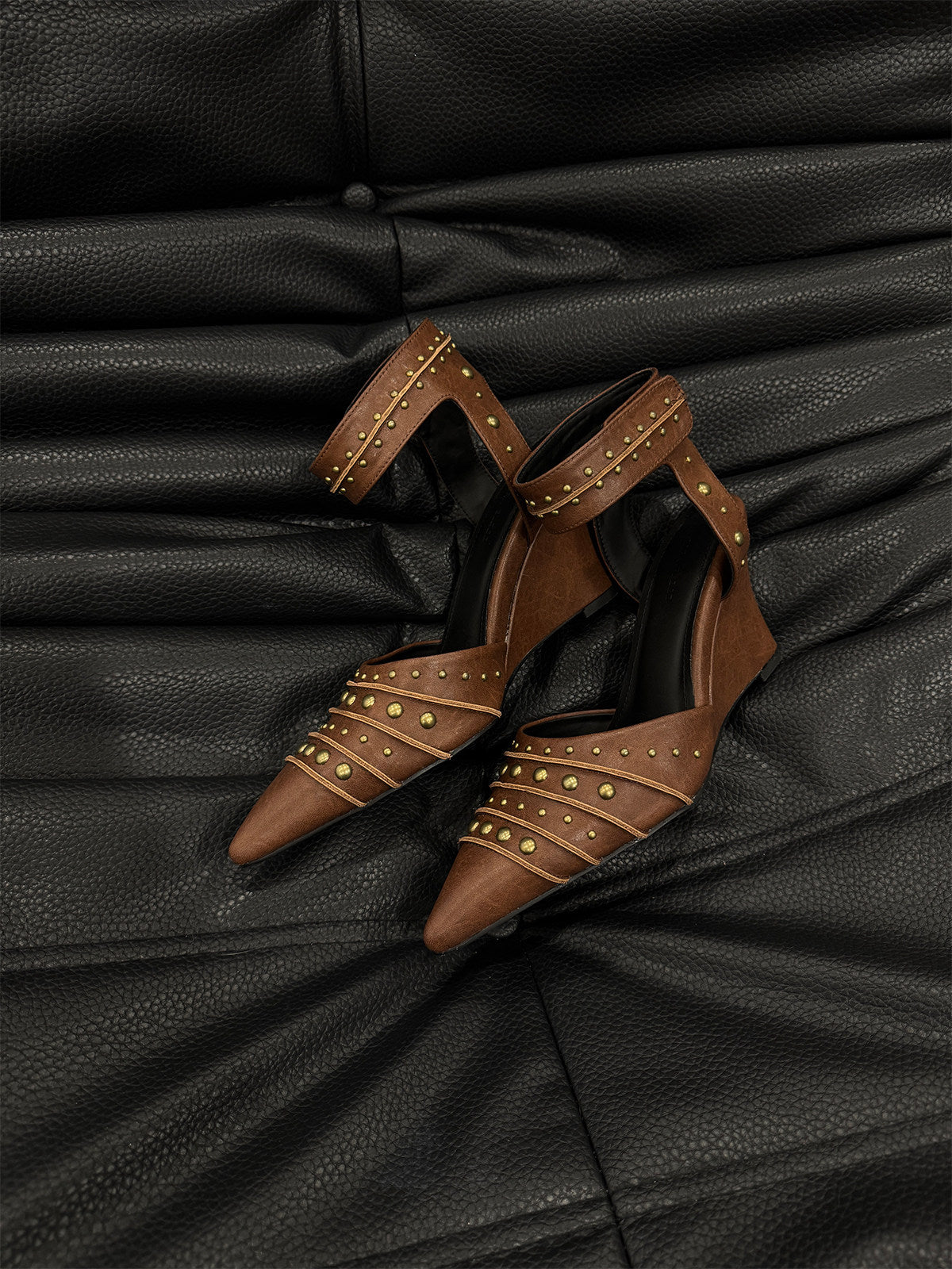 Tribal‑Style Spike‑Stud Pointed‑Toe Wedge‑Heel Pumps