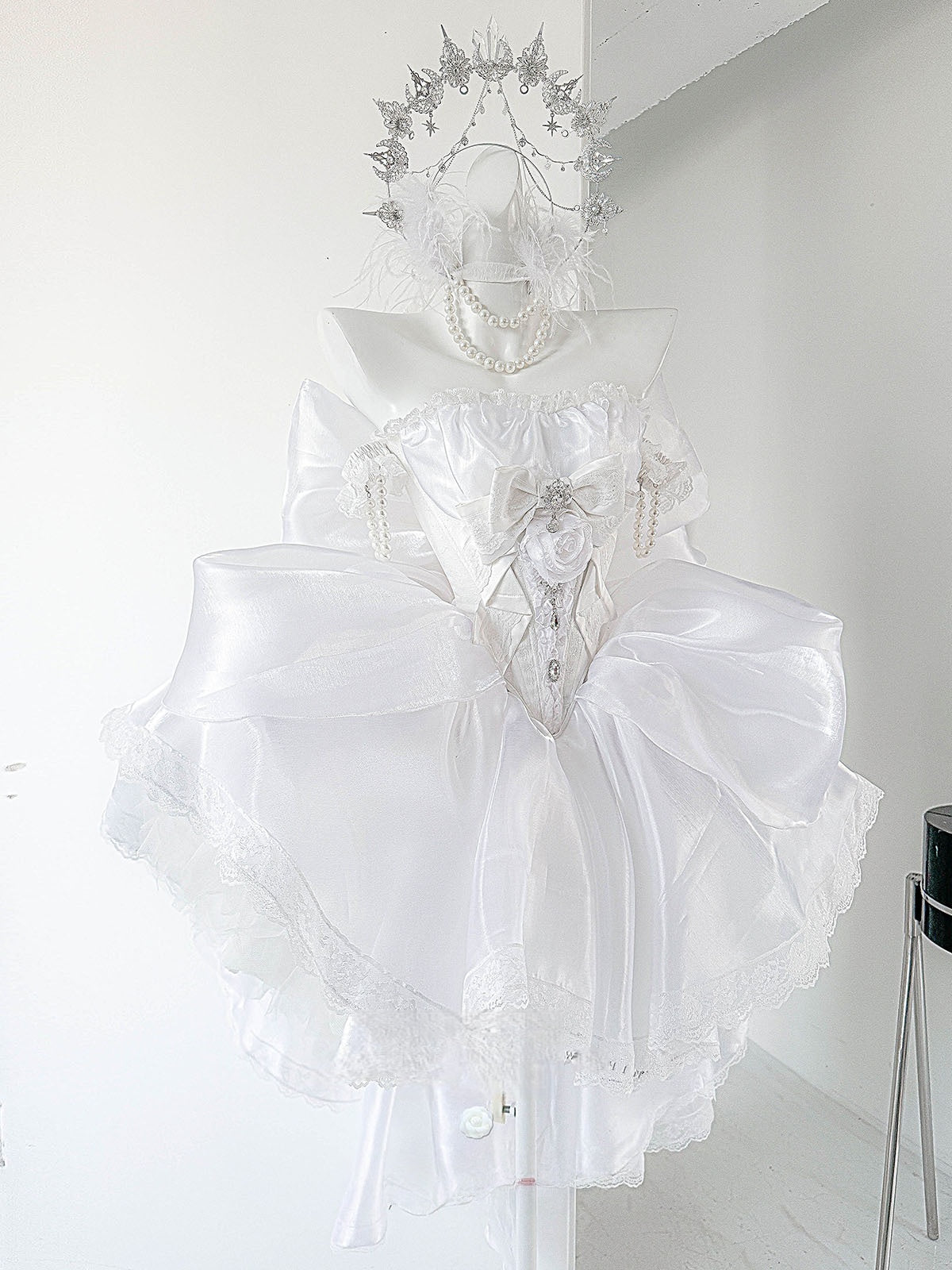 Lolita Elegant Silver White Dress LC1012