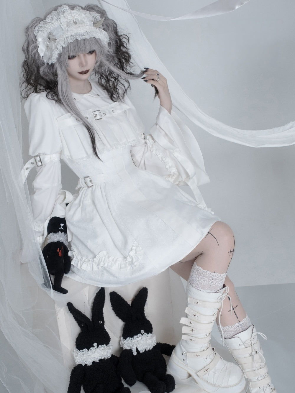 Tin Doll Black & White Gothic Lolita Lace Dress