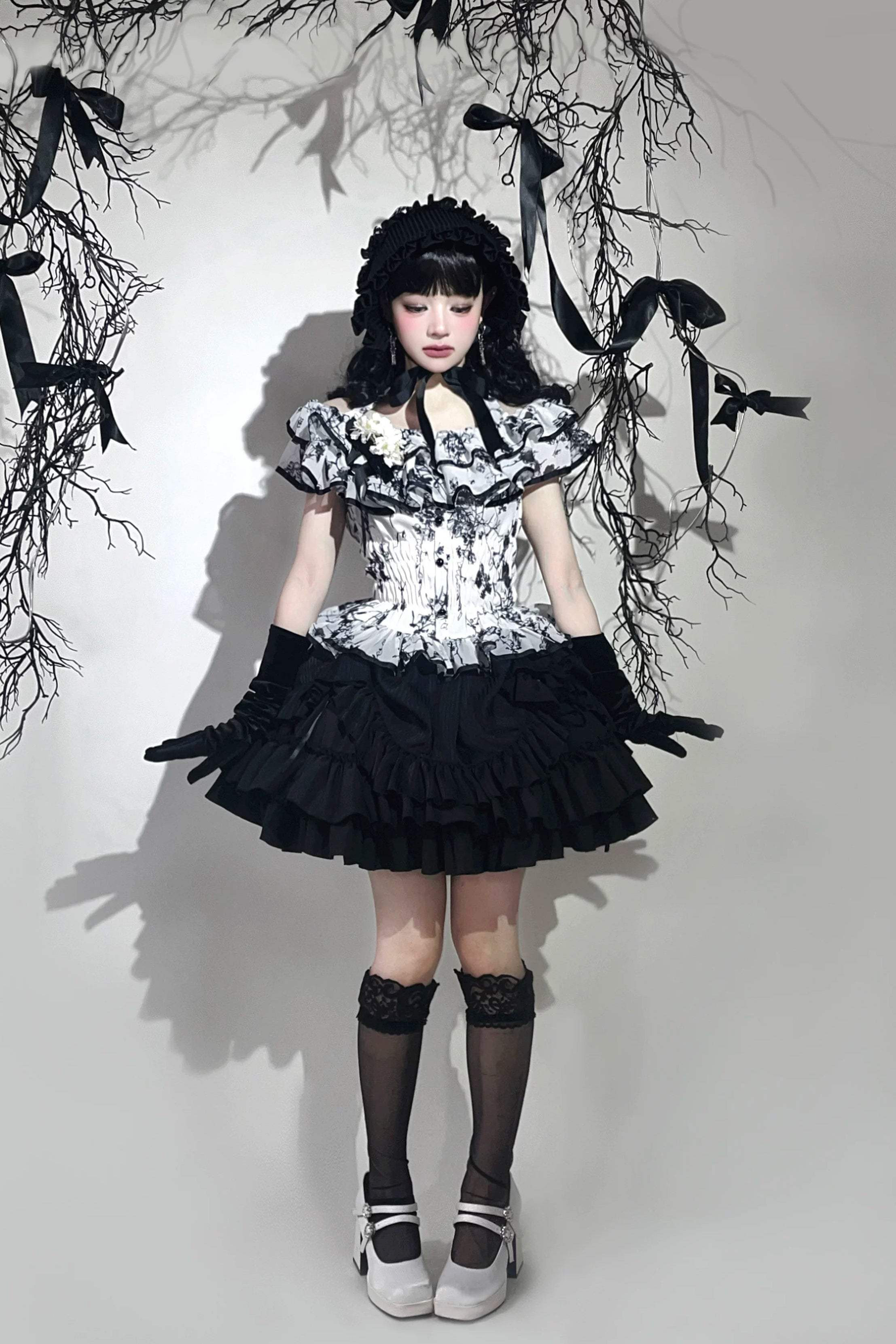 Thorned Rose Gothic Lolita Black Blouse & Skirt Set