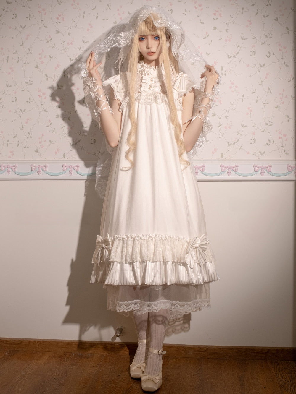 Transparent Puppet Lilisia & Luluna Gothic Lolita Pearl Lace Dress