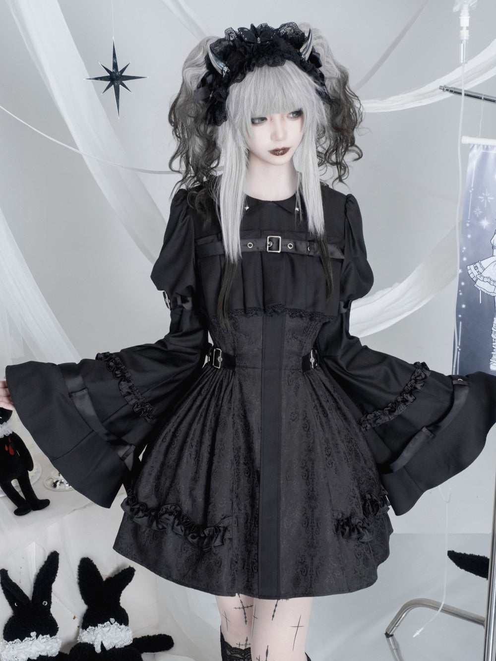 Tin Doll Black & White Gothic Lolita Lace Dress