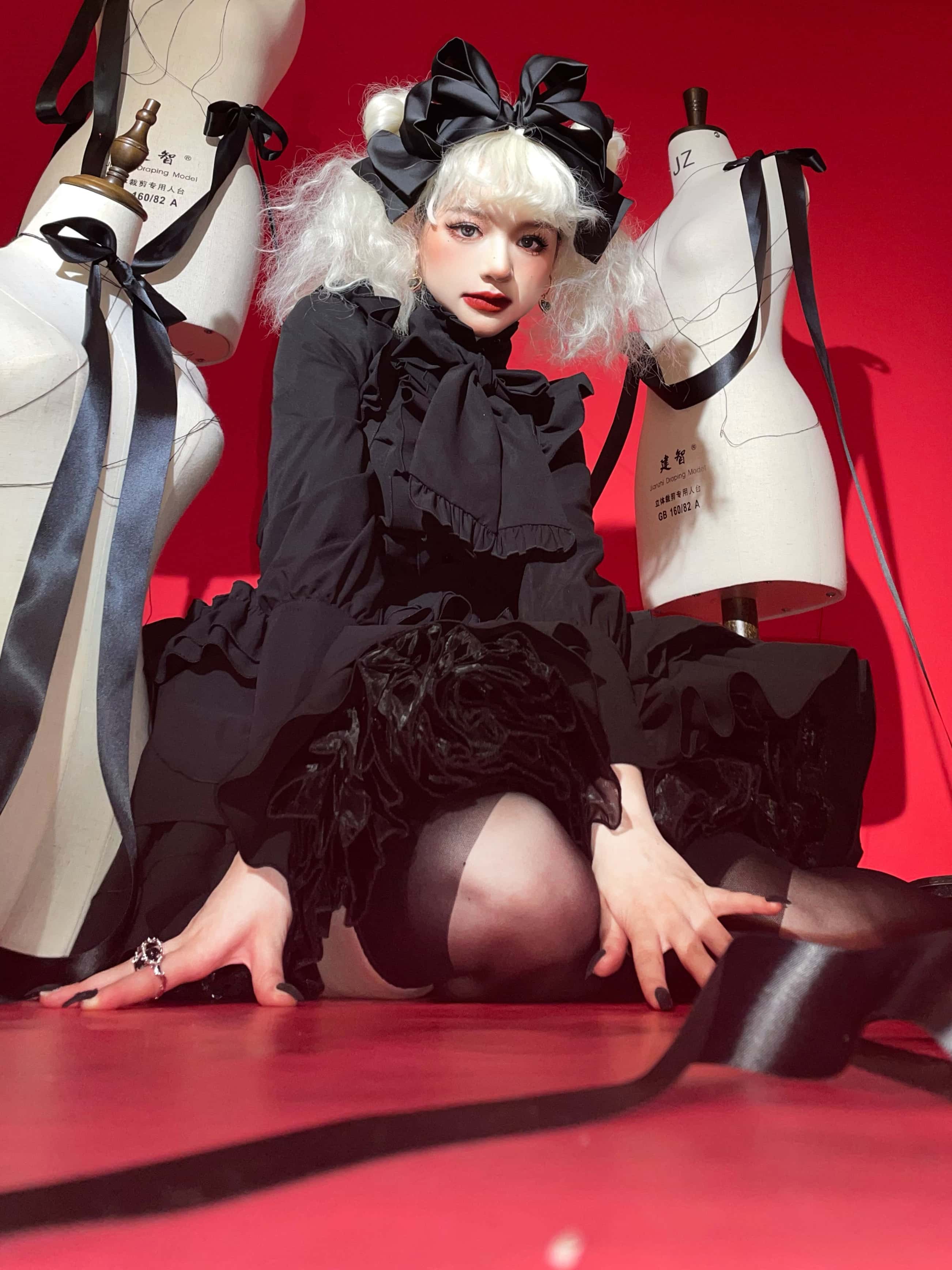 Doll Gift Box Gothic Lolita Black Shirt & Skirt Set