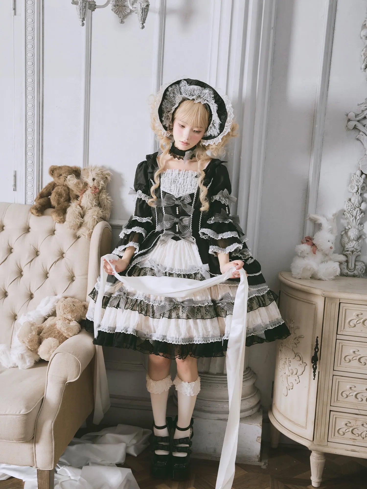 Velvet Cake Doll Pink Black Tiered Ruffle Classic Lolita JSK