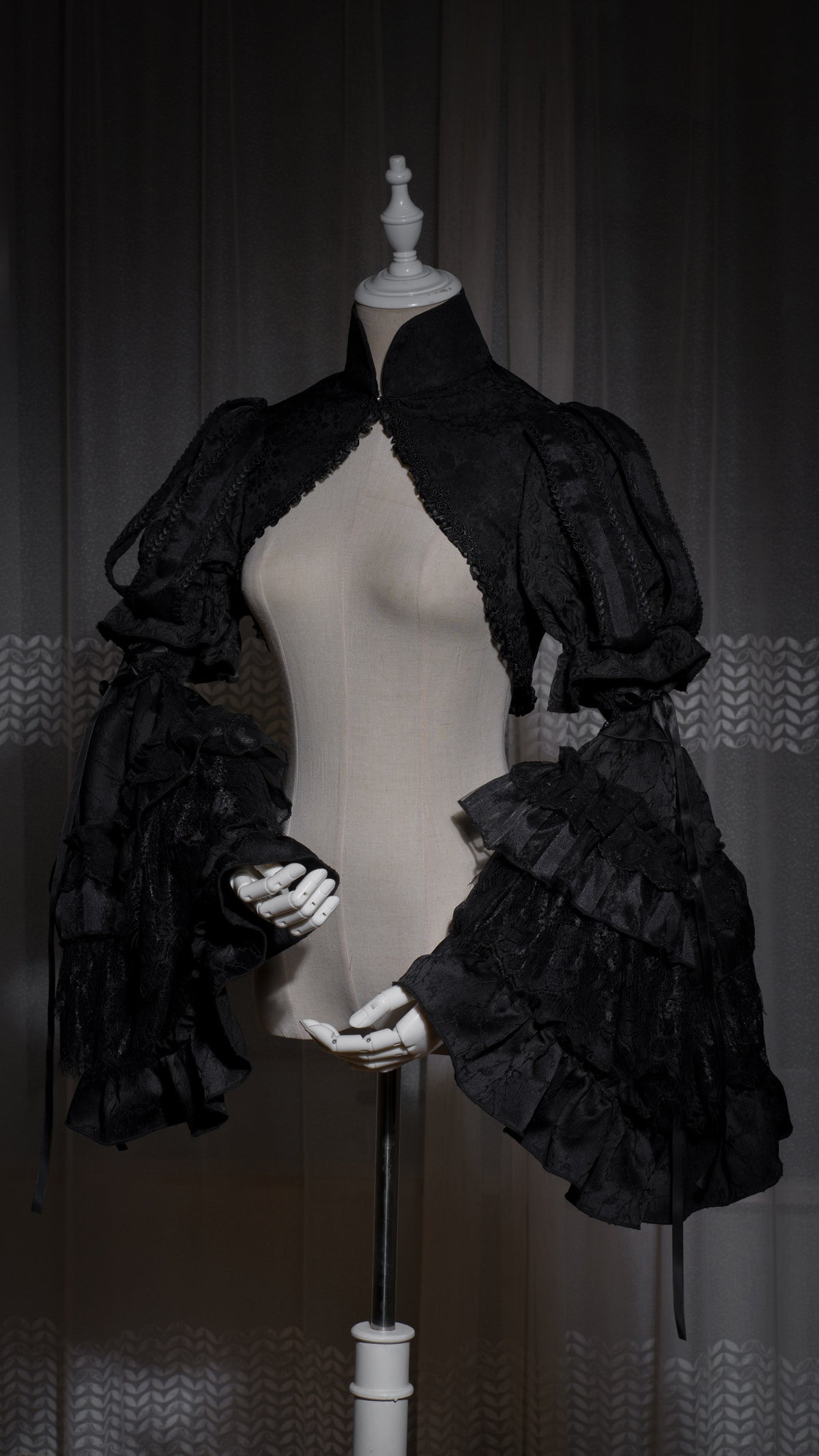 Caliburn Vintage Gothic Black & White Lolita JSK Full Set