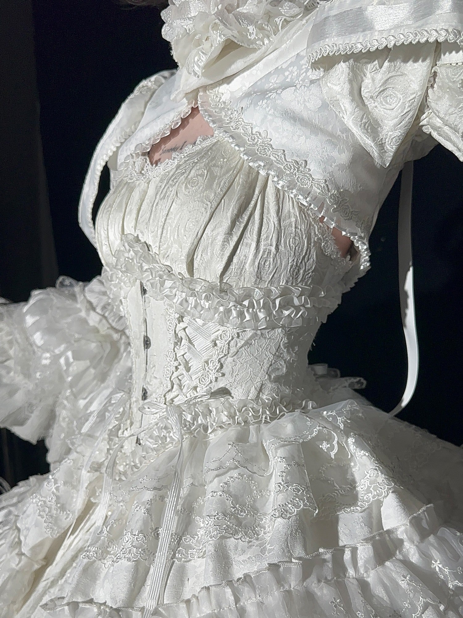 Caliburn Vintage Gothic Black & White Lolita JSK Full Set