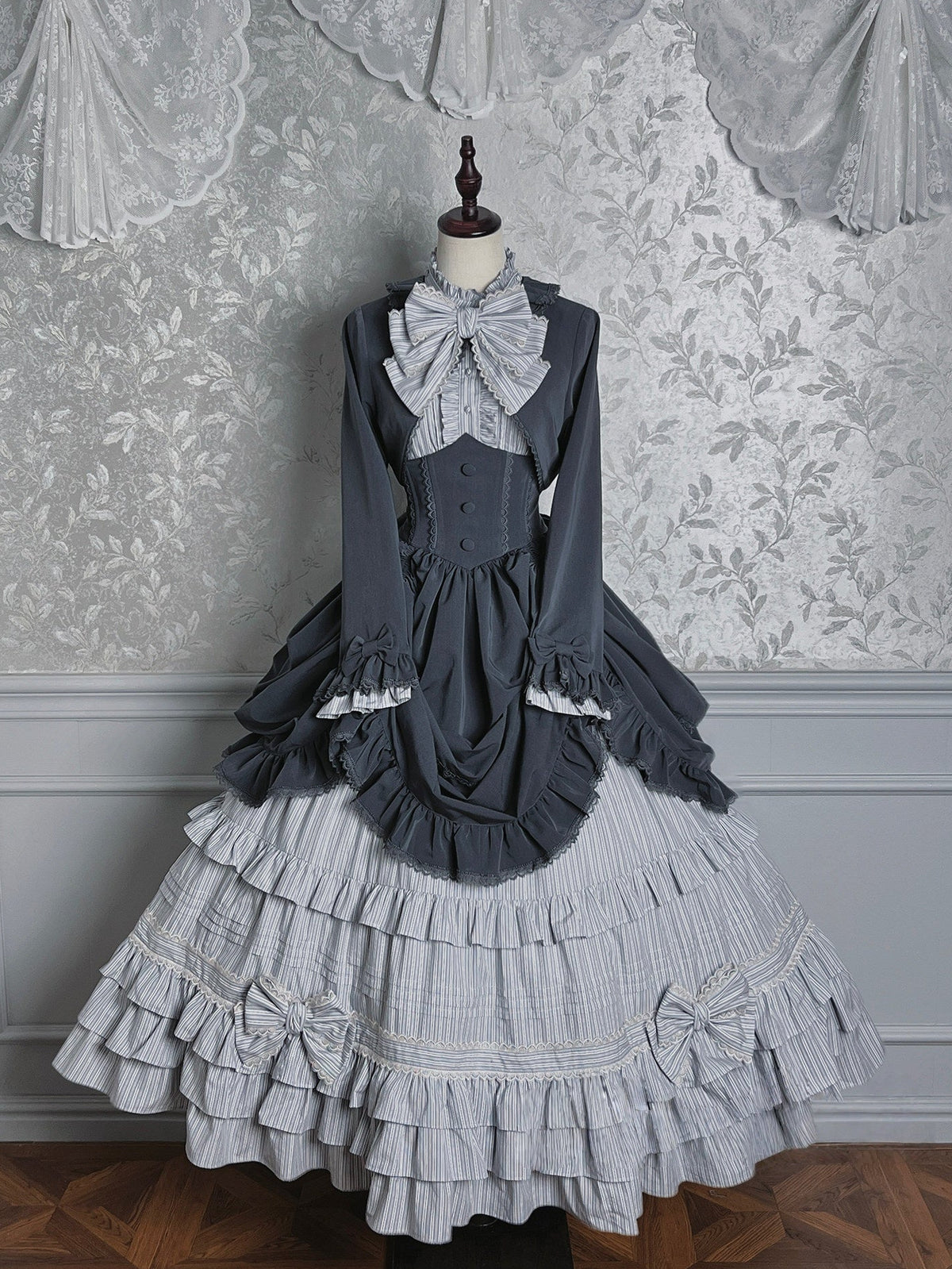 Victoria Duke Gray Classic Lolita Full Set