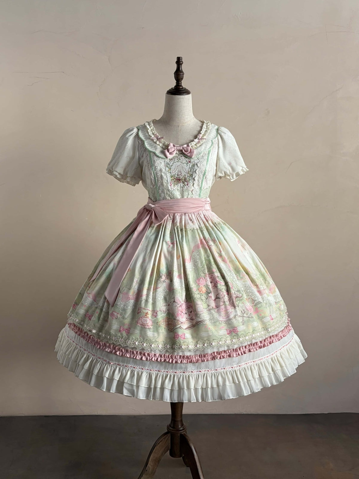 Bamboo Rabbit Pink Green Bunny Floral Print Bow Classic Lolita OP Dress - LolitaEra