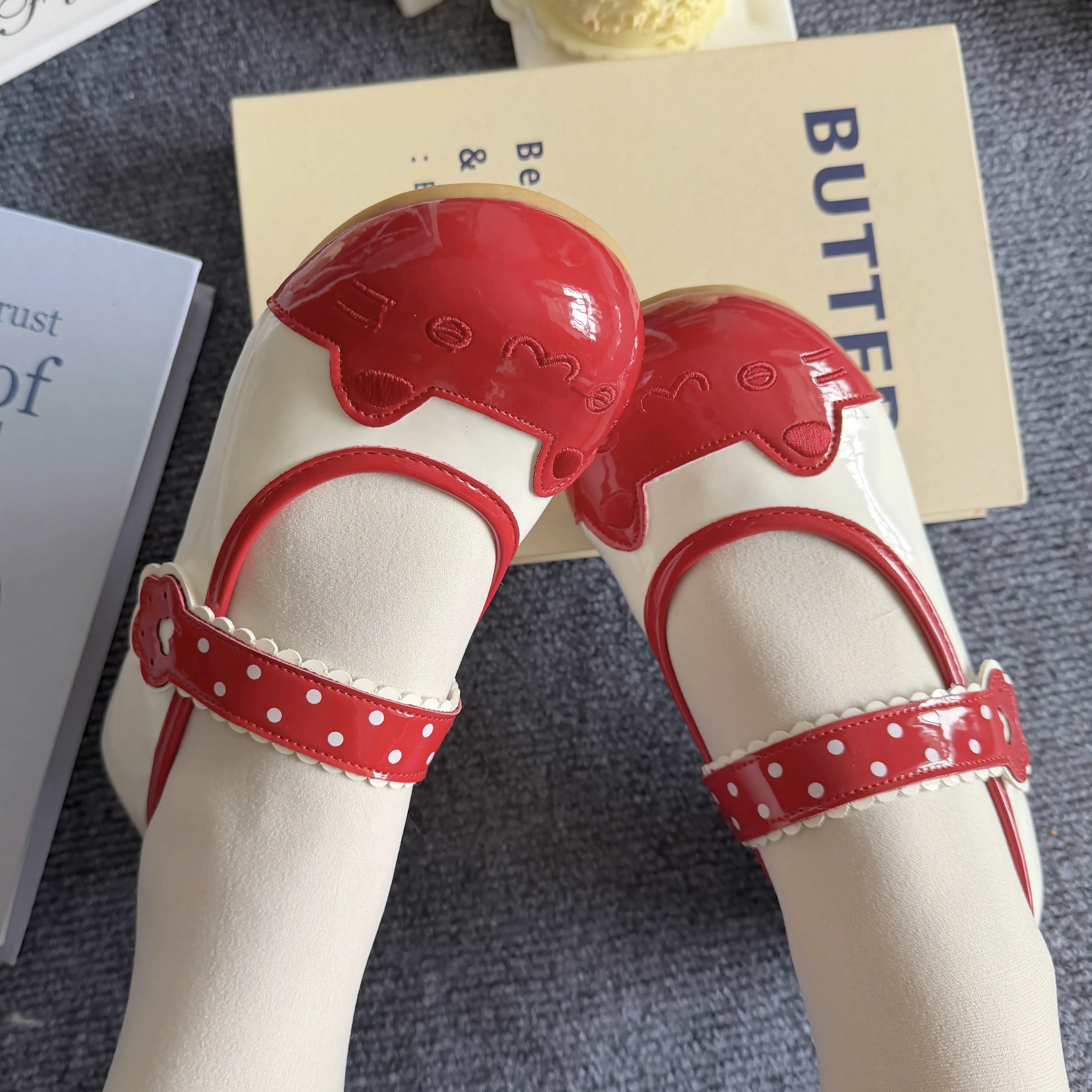 Kitten Biscuit Indoor Shoes 2026 New Summer Cute Flat Big-Toe Shoes Sweet Embroidery Japanese Lolita Shoes