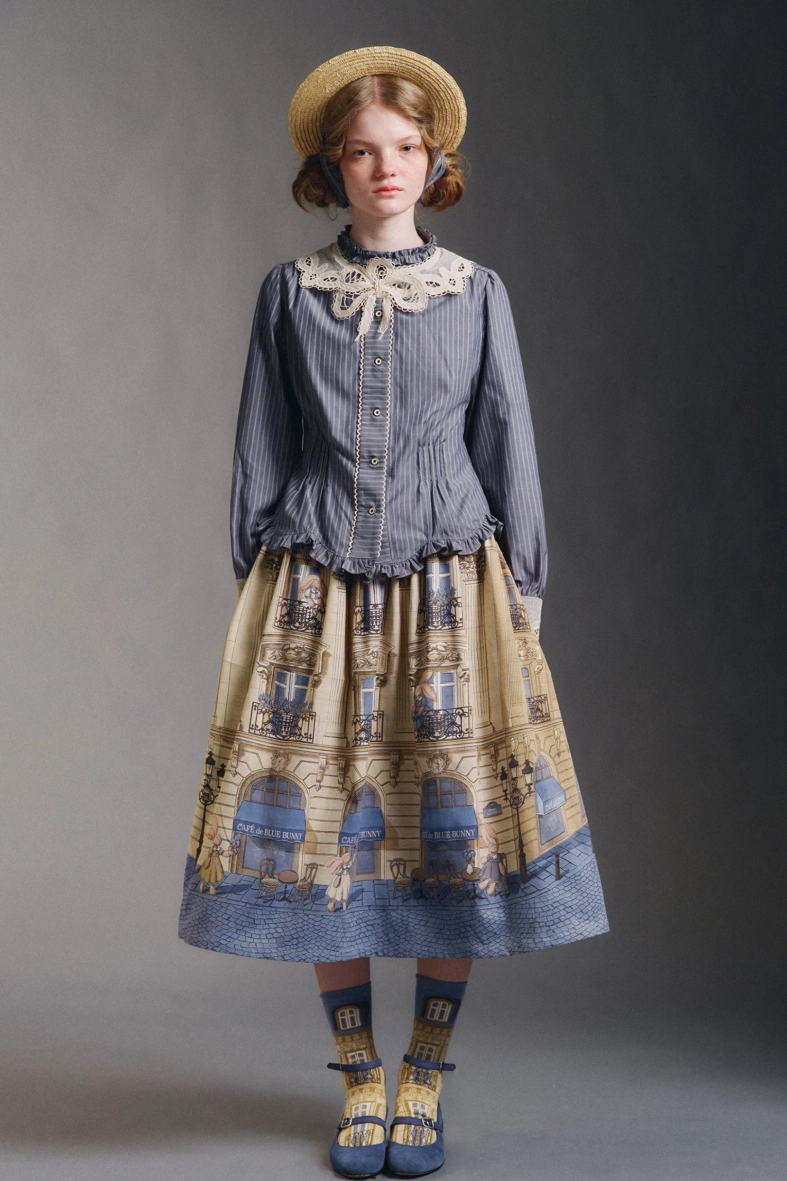 Huan Dian Ying Ye Zhong Original Design French Antique Style Striped Lace Embroidery Tulle Sailor Collar Waist-Cinching Shirt