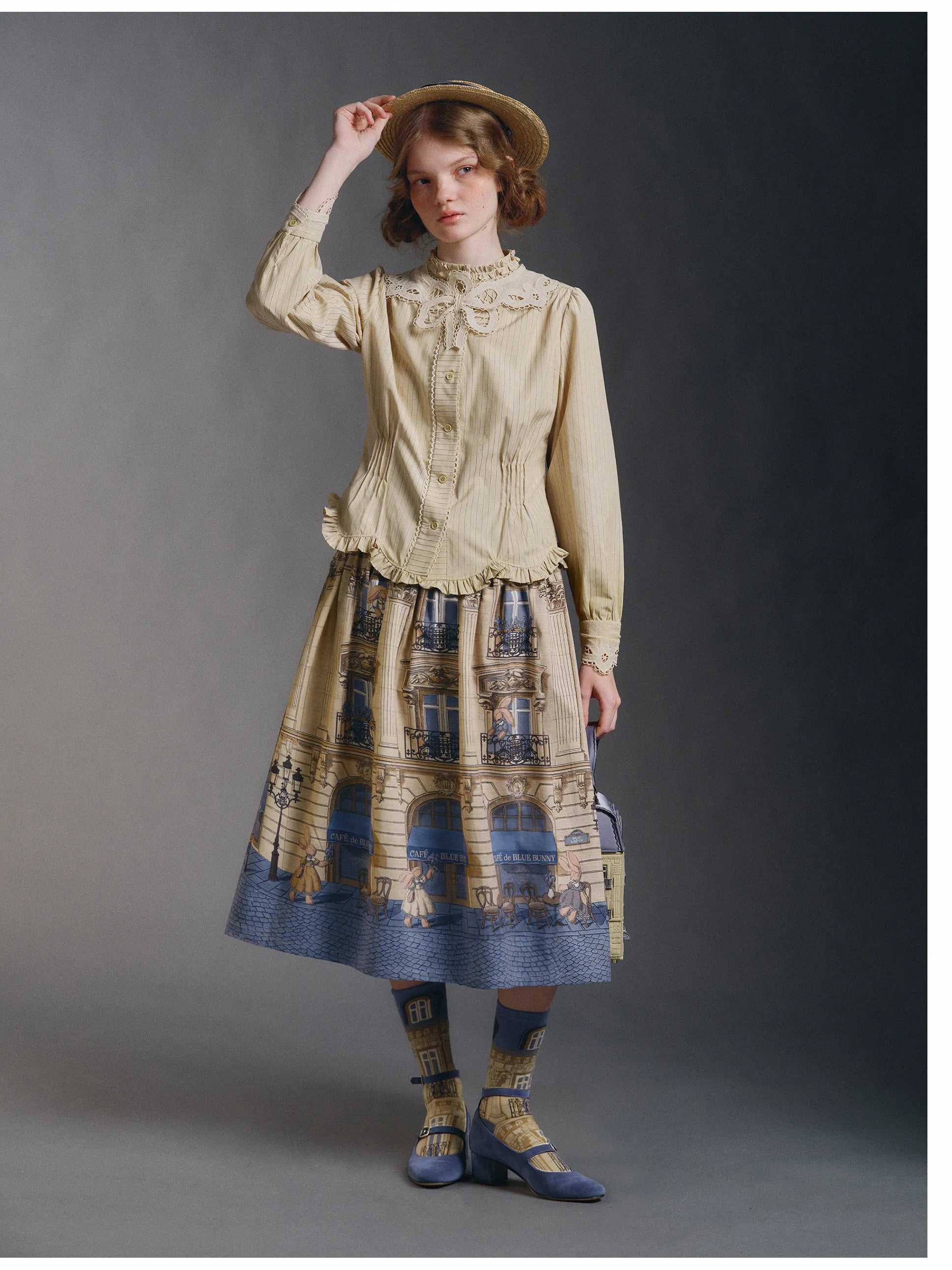 Huan Dian Ying Ye Zhong Original Design French Antique Style Striped Lace Embroidery Tulle Sailor Collar Waist-Cinching Shirt