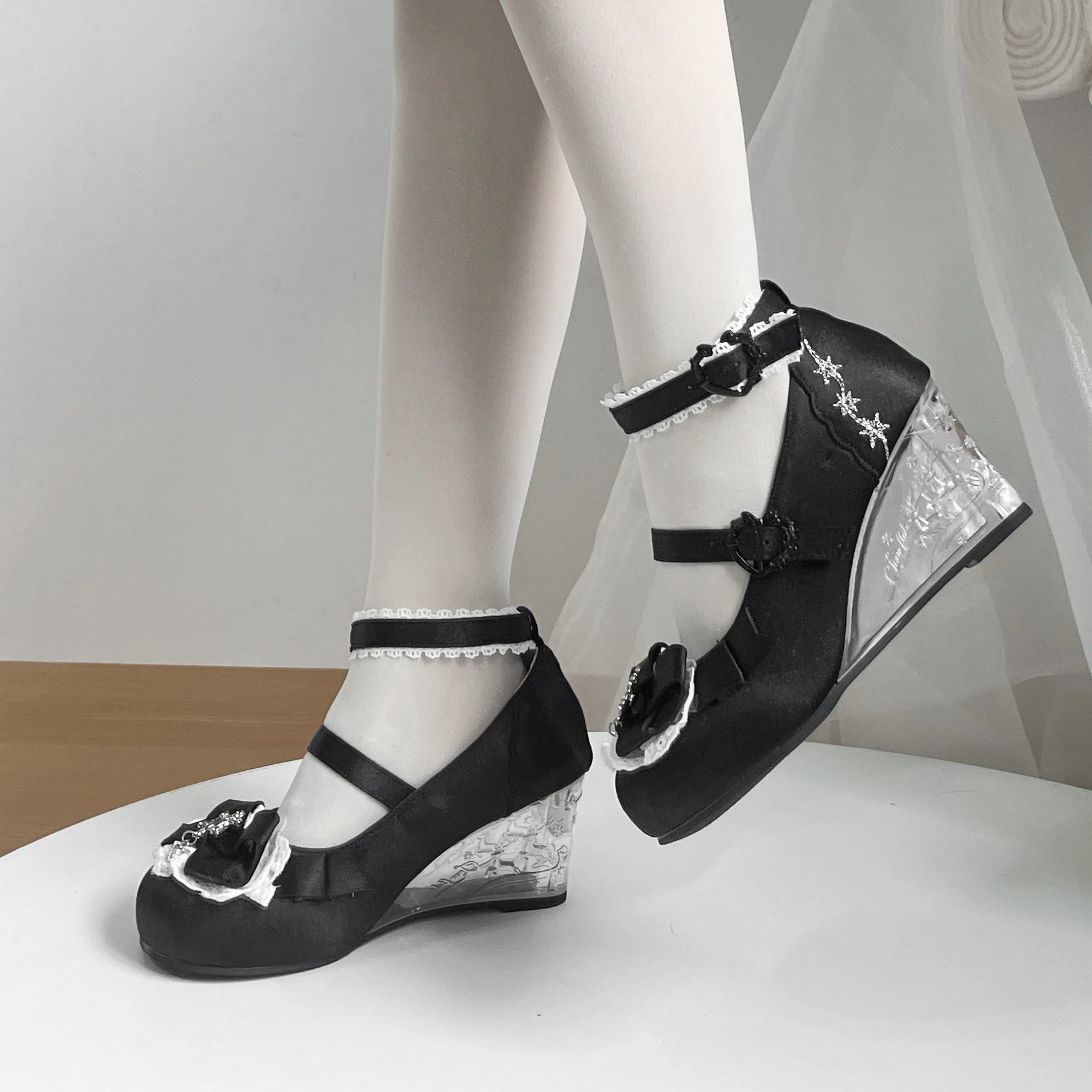 Full reservation round toe [Snow Gift] ancient sweetheart original wedge heel embossed elegant special-shaped heel lolita shoes