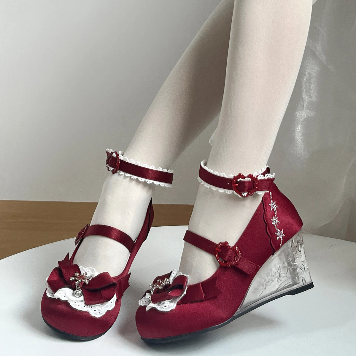 Full reservation round toe [Snow Gift] ancient sweetheart original wedge heel embossed elegant special-shaped heel lolita shoes
