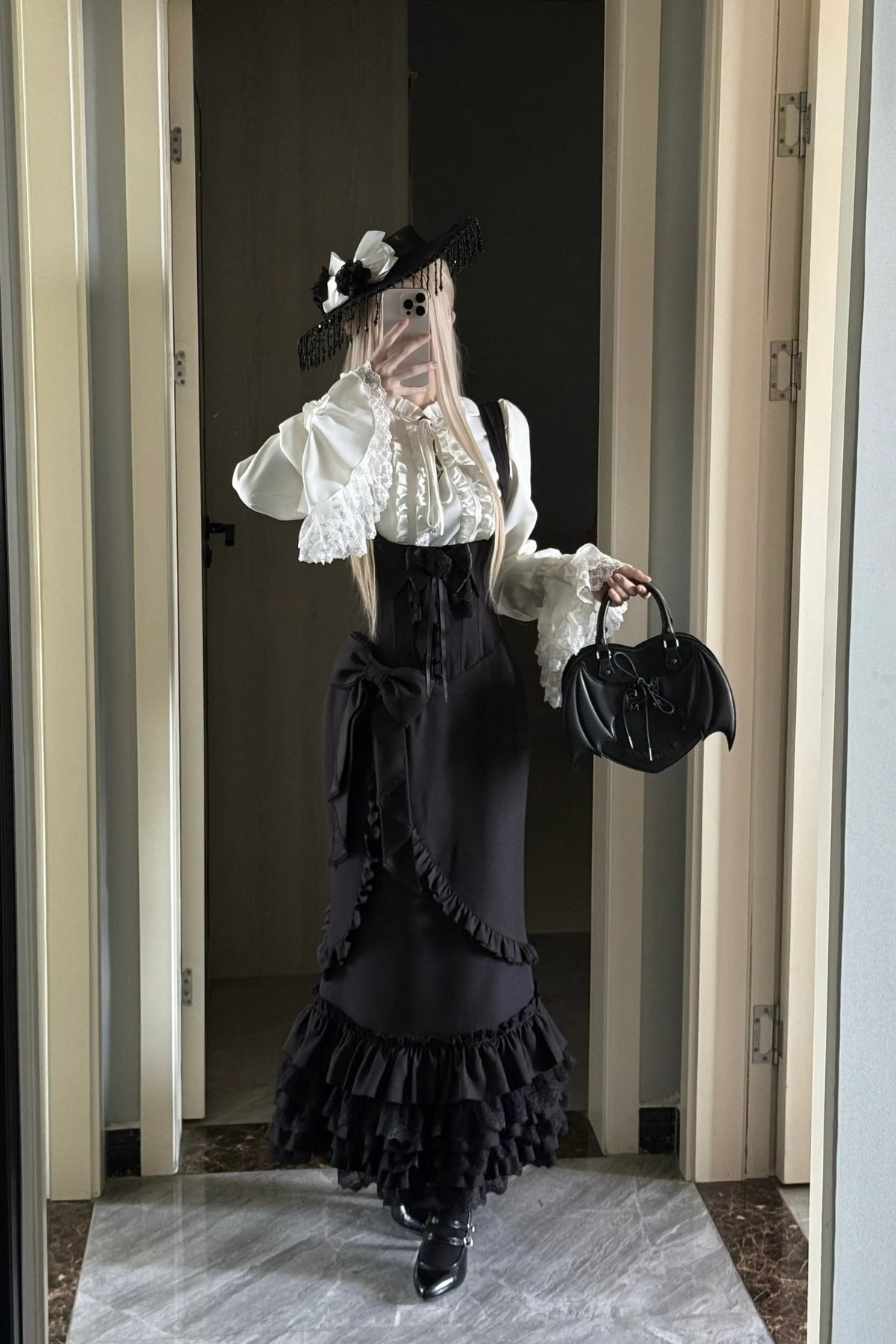 Genuine shirt, french style, "fish tail" cut, hip-accented, Lolita style