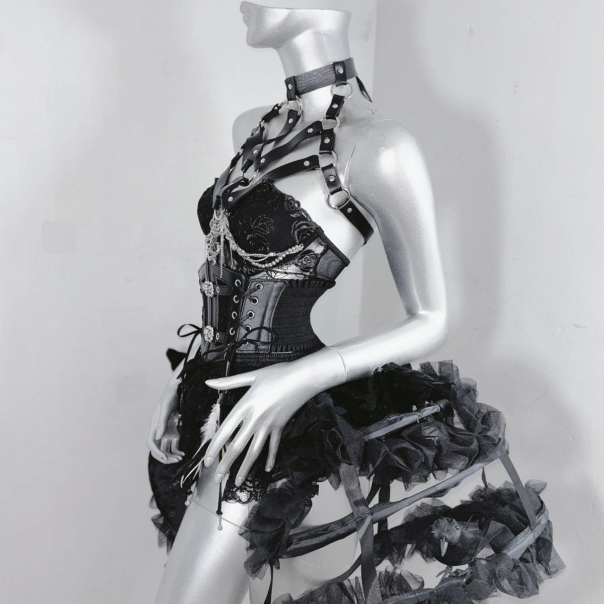 Genuine three dimensional brace, lace split mini-skirt, dress