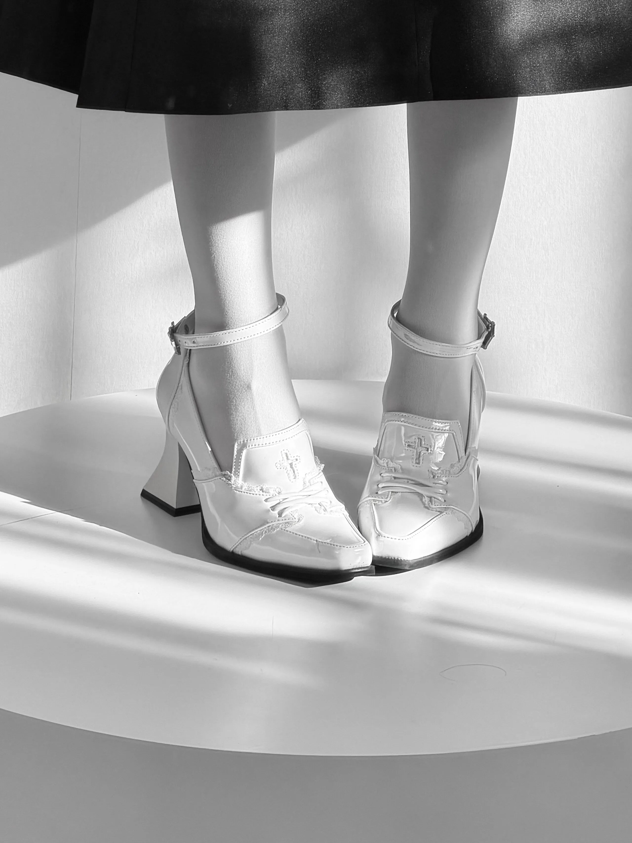 In-stock Holy Cross Chunky Heel Uniform Shoes Vintage Gothic Original High Heel Pointed Toe Subculture Lolita Women's Shoes