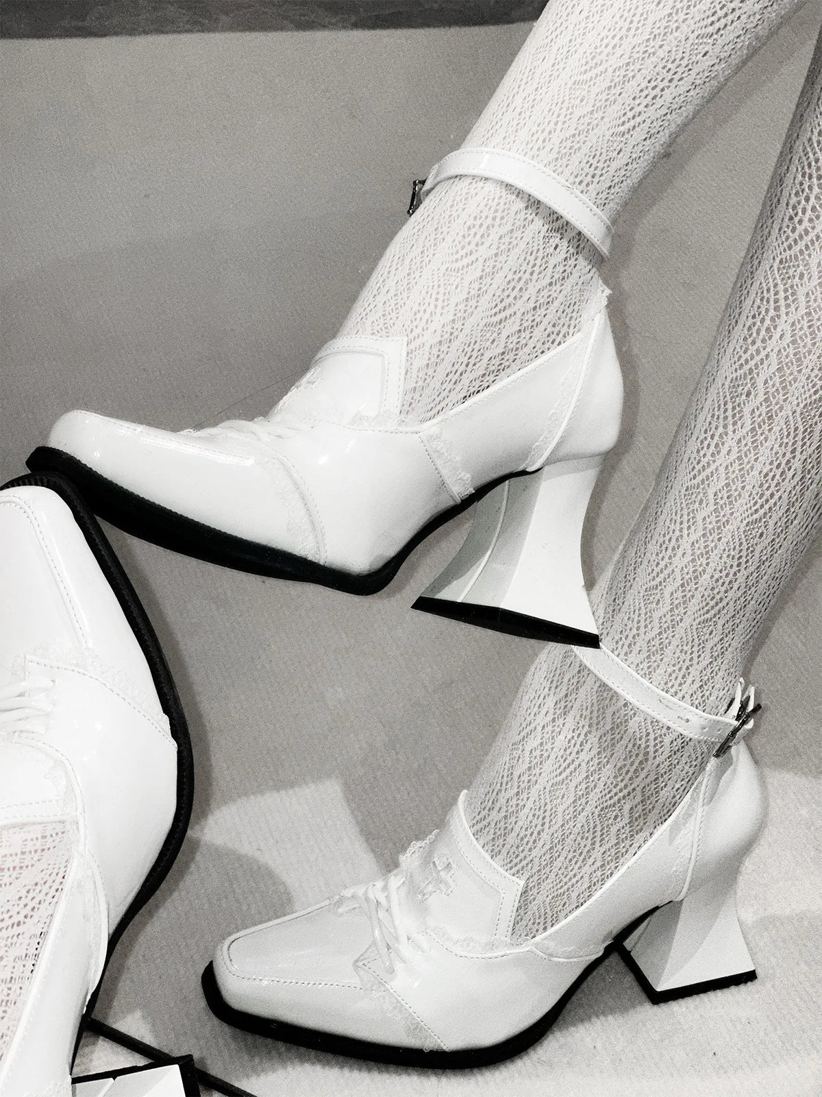 In-stock Holy Cross Chunky Heel Uniform Shoes Vintage Gothic Original High Heel Pointed Toe Subculture Lolita Women's Shoes