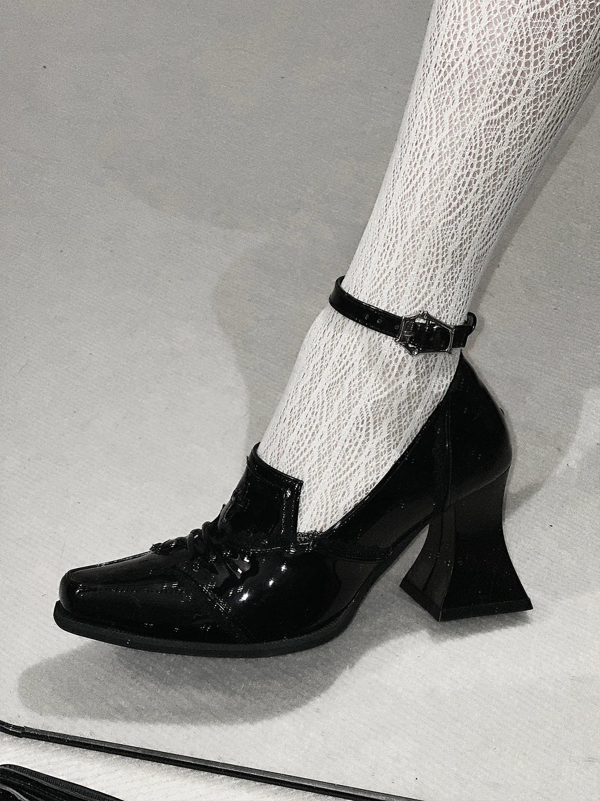 In-stock Holy Cross Chunky Heel Uniform Shoes Vintage Gothic Original High Heel Pointed Toe Subculture Lolita Women's Shoes