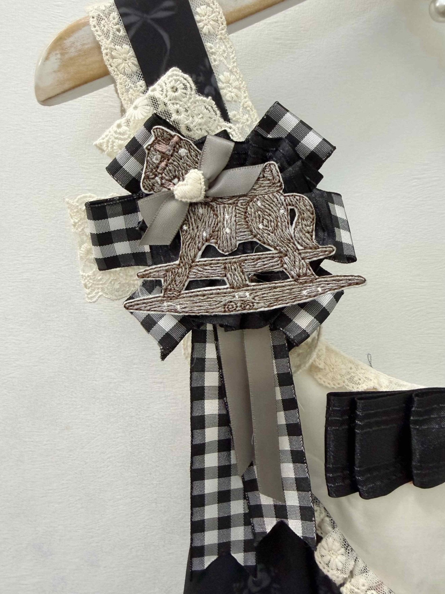 [Limited Edition: Apr 18] Mime Lolita Sweet Dress - LolitaEraCarousel BroochBlackS[Limited Edition: Apr 18] Mime Lolita Sweet Dress