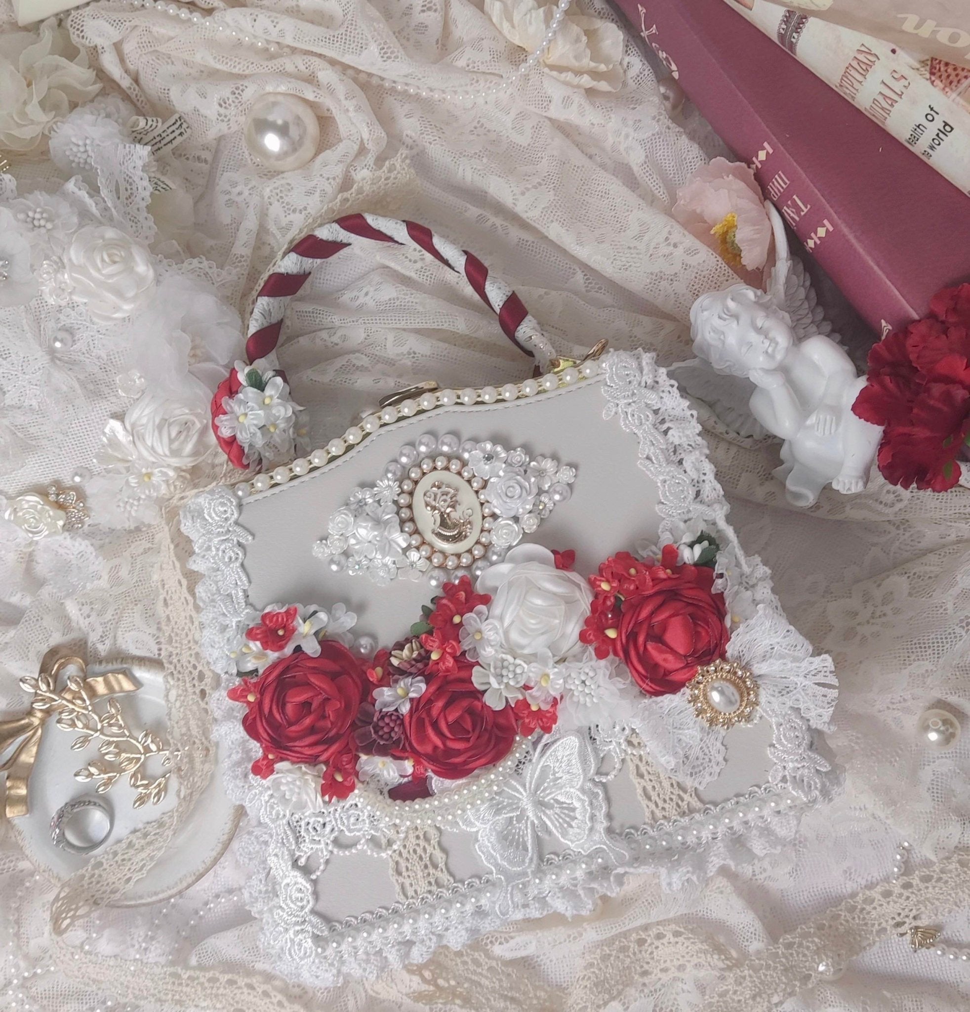 Lolita Bridal Roses Vintage Handmade Handbag LE5204 - LolitaEraWhiteLolita Bridal Roses Vintage Handmade Handbag LE5204