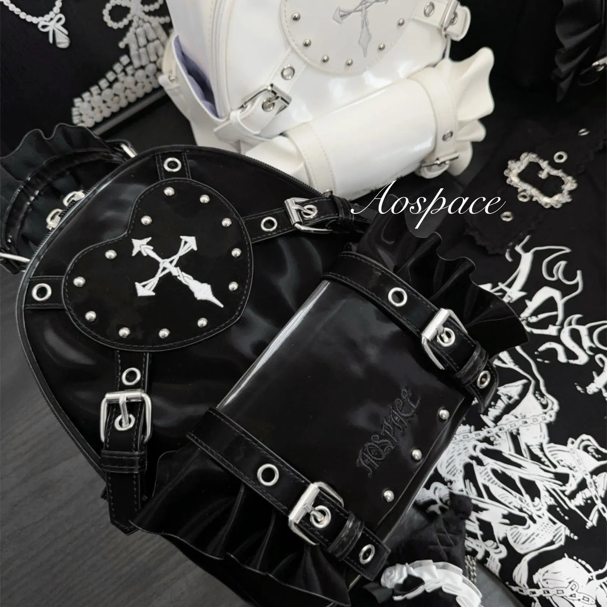 Unexpected oxygen outer space [absurd skills] Homemade embroidered love cross Liuding folds versatile backpack