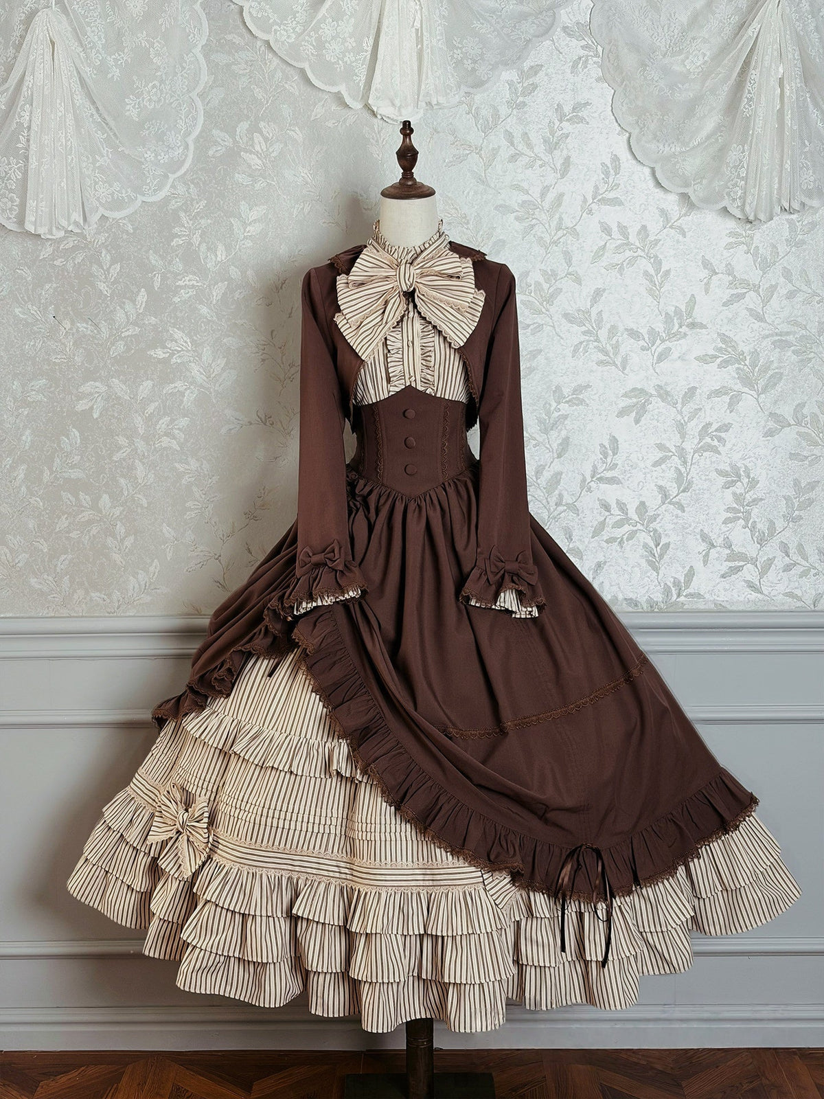 Victoria Duke Brown Classic Lolita Full Set - LolitaEra