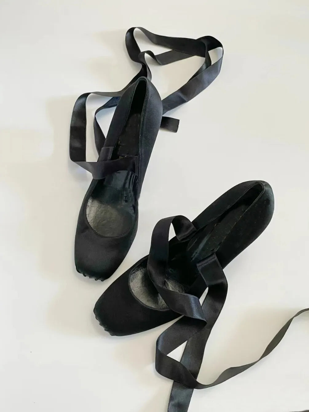 In-stock Vintage Ballet High Heels French Stiletto Single Shoes Mary Jane Satin Mid-heel Cross-strap Antique Shoes