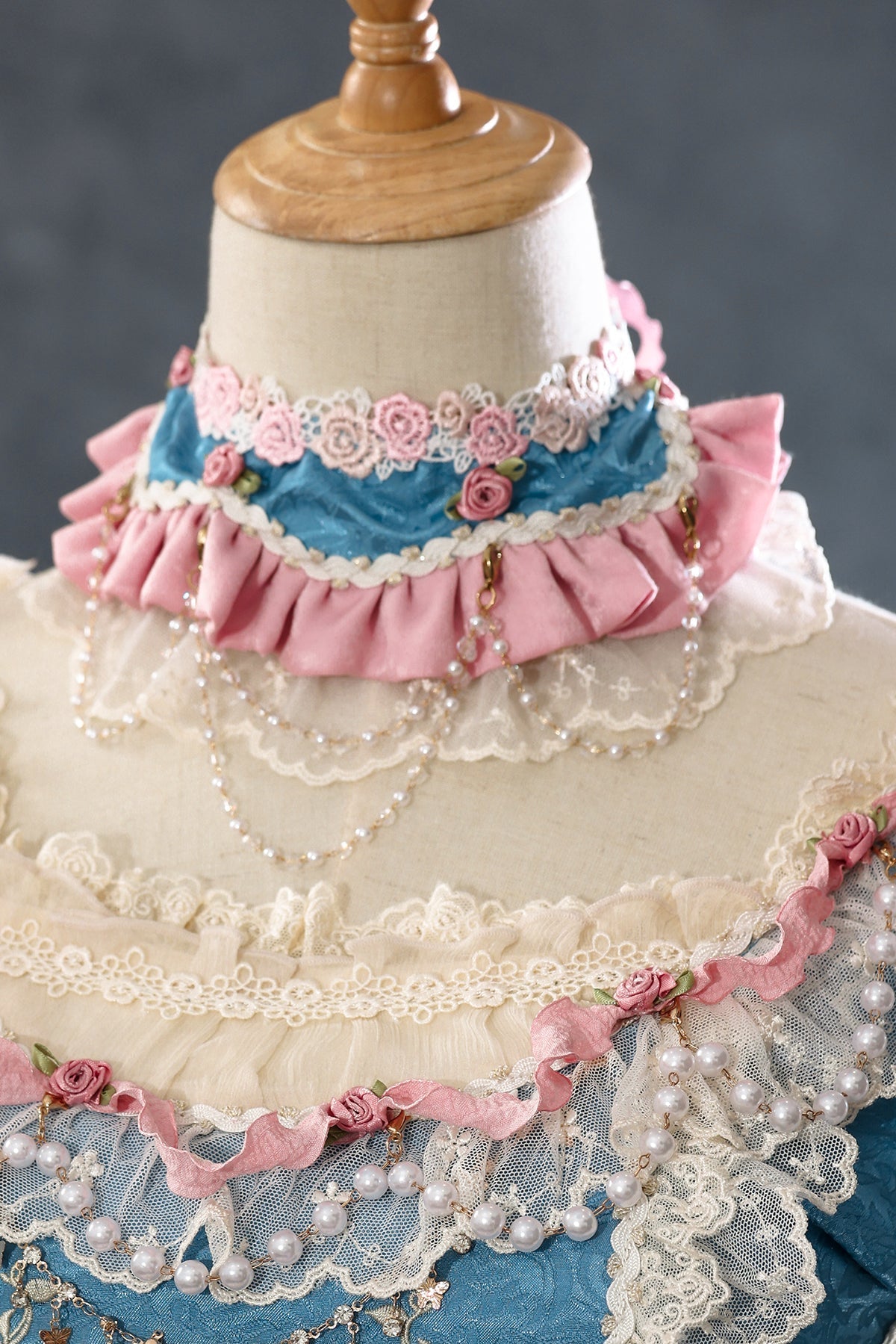 Vintage Cake Heavy - Duty Retro Ruffled Lolita Dress - LolitaEraCorresponding neckwearSVintage Cake Heavy - Duty Retro Ruffled Lolita Dress