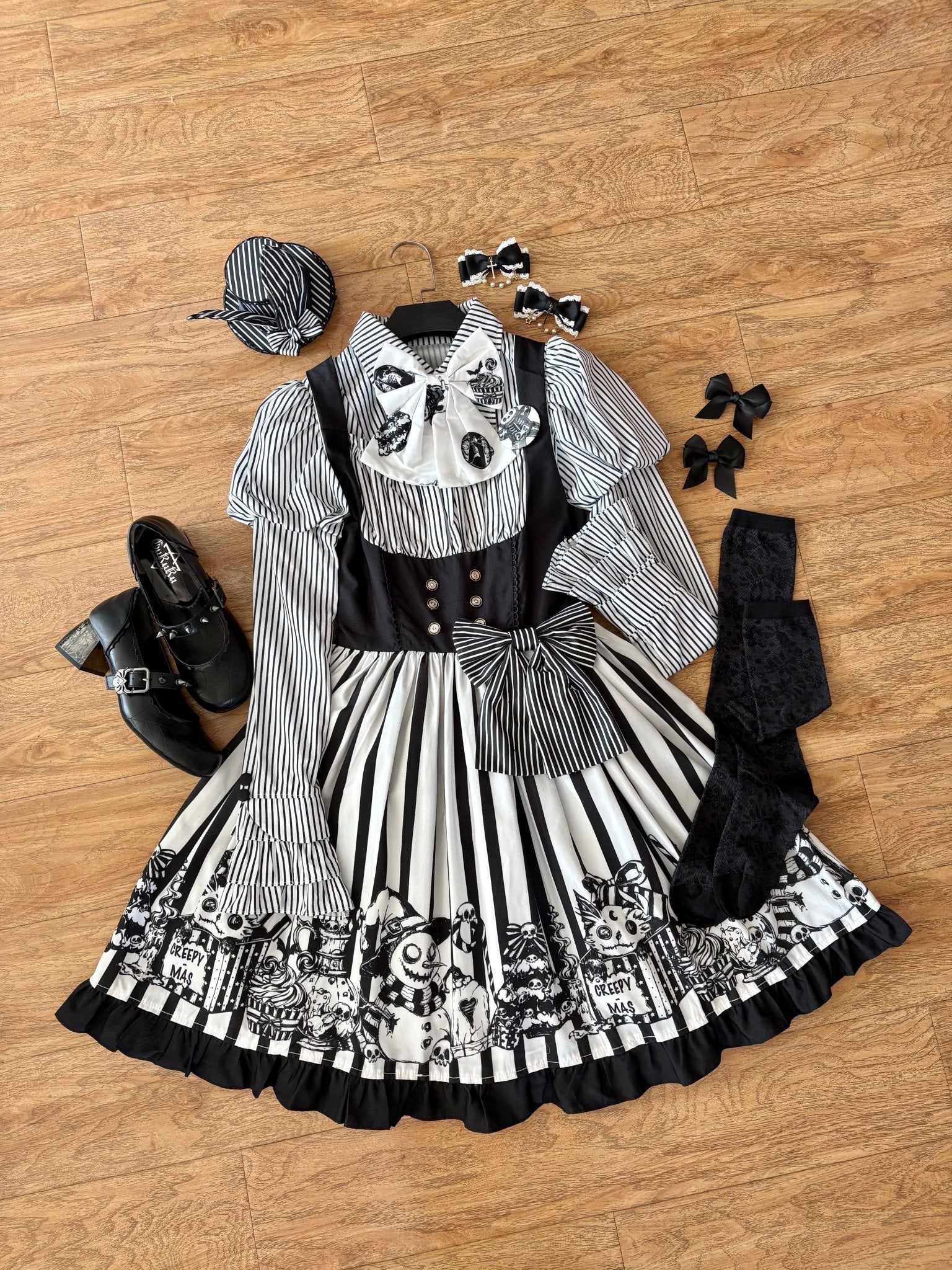 Weird Christmas Gothic Lolita JSK - LolitaEraLong Sleeve Bustier JSK Set (Bustier JSK + Blouse + Top Hat + Bows)SBlackWeird Christmas Gothic Lolita JSK